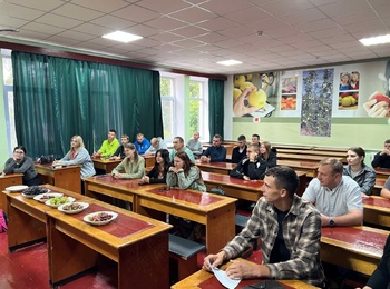 РОБОТА СТУДЕНТСЬКОГО НАУКОВОГО ГУРТКА КАФЕДРИ ПЛОДІВНИЦТВА І ВИНОГРАДАРСТВА: дегустація винограду