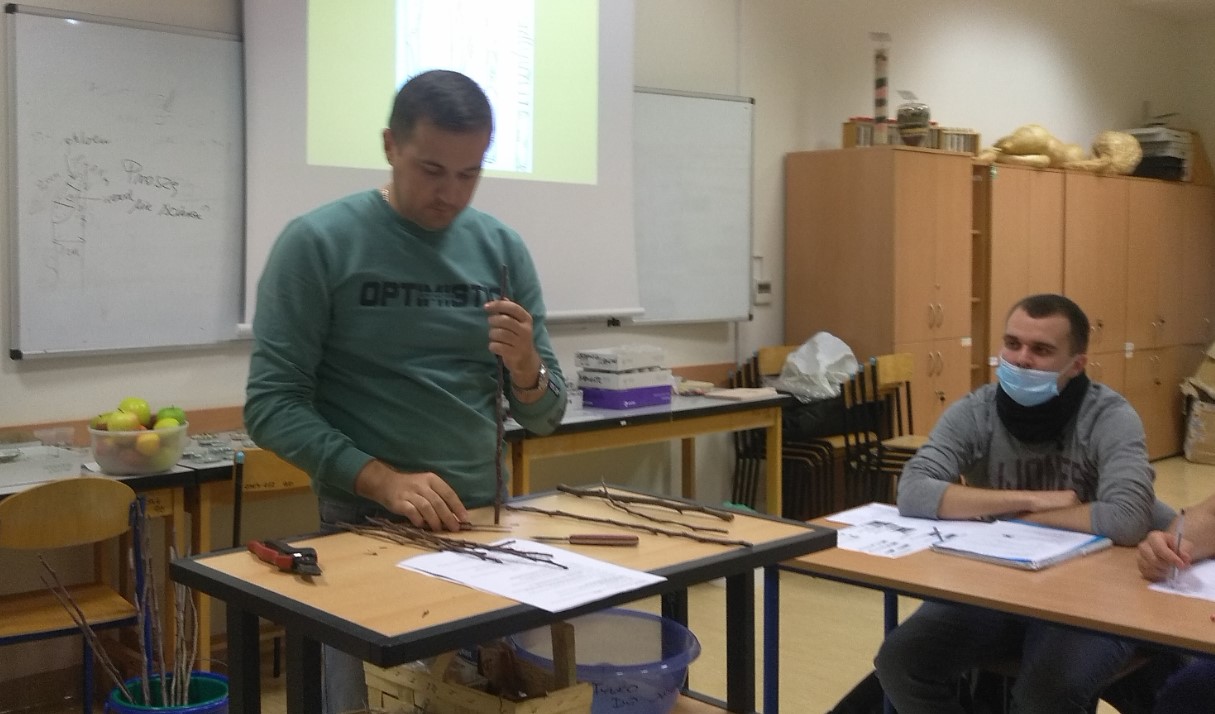 Практичне заняття з плодівництва для студентів Вроцлавського університету