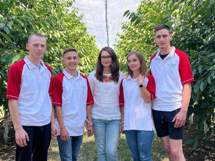 Історія ягідного саду із серця України 